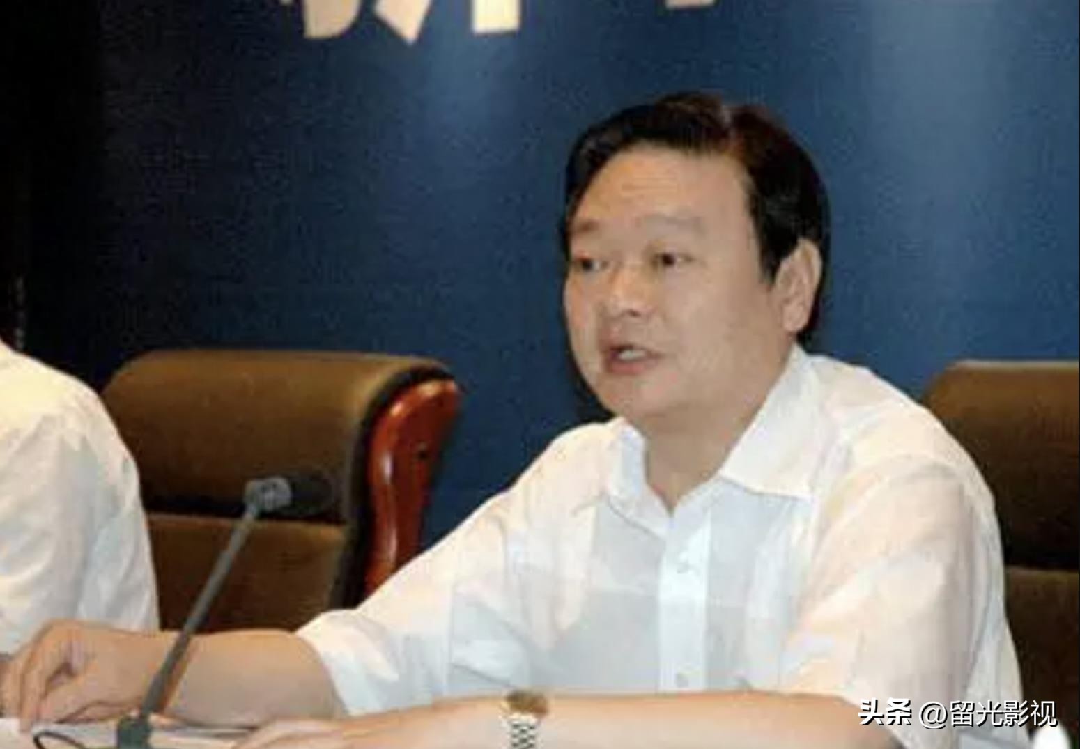 他曾出任山西省长,因“黑砖窑”事件引咎辞职,此后仕途停滞