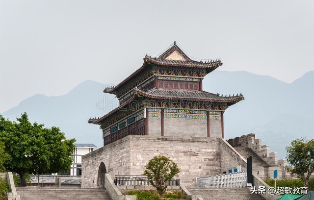 李白早发白帝城古诗全解,早发白帝城古诗李白从哪里出发