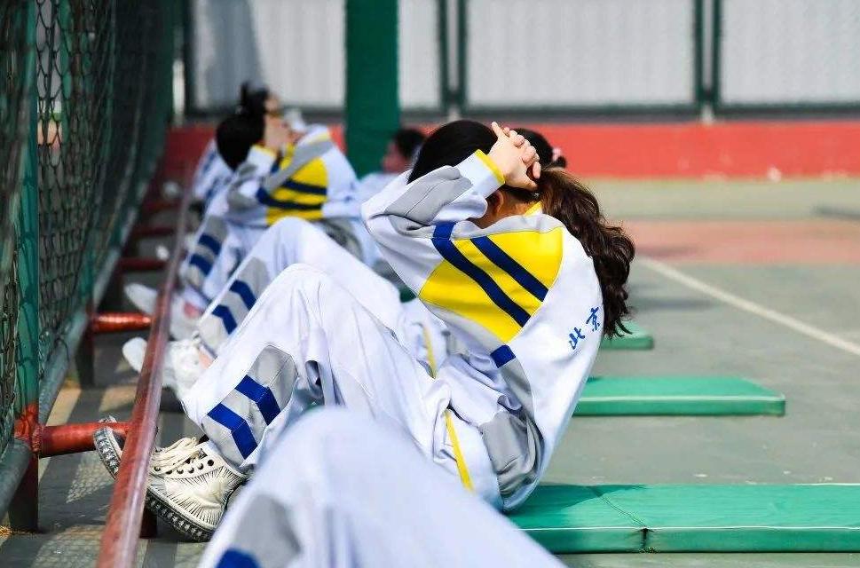 新课程标准体育真的代替了英语吗,体育新课标课程标准2022解读