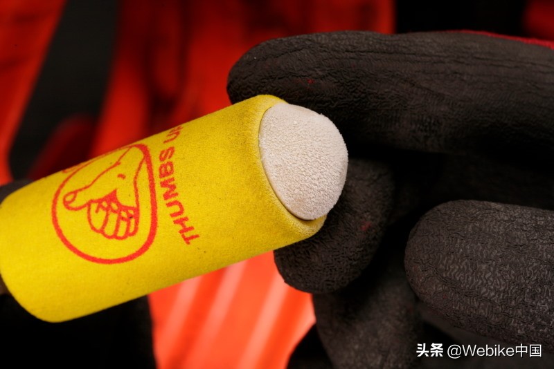 摩托爆胎要换还是修,摩托车爆胎时驾驶人怎么操作