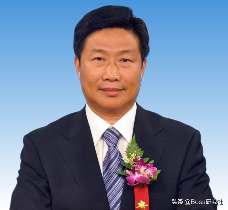 江苏宿迁新首富发家史，出身贫寒，抓住机遇，如今身价125亿元