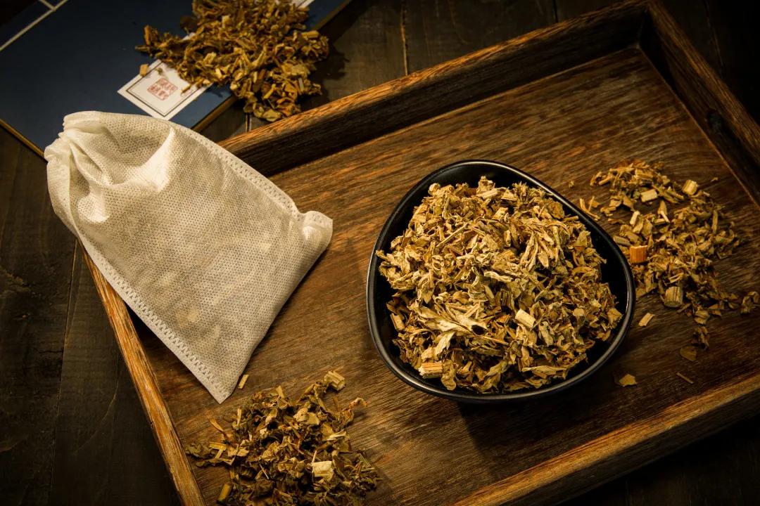 天冷身上皮肤干燥起皮痒怎么解决,皮肤干燥又痒什么办法解决