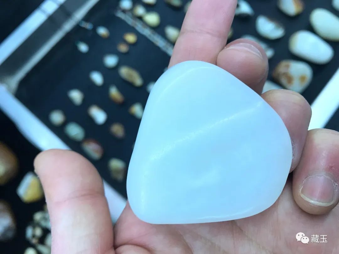 花30万买石头,花30万买个石头