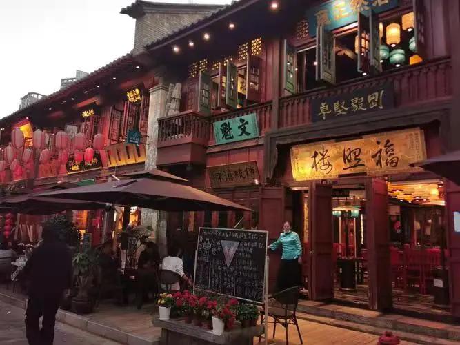 吃货们千万不要错过的昆明美食街,昆明翠湖公园附近美食街