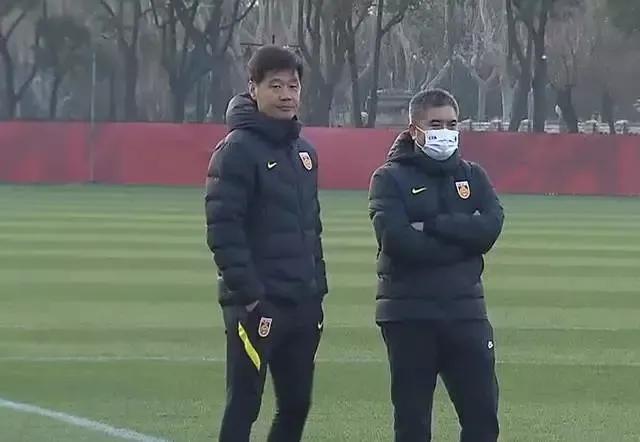 中国男足现状及出路,中国男足还有下降的空间吗