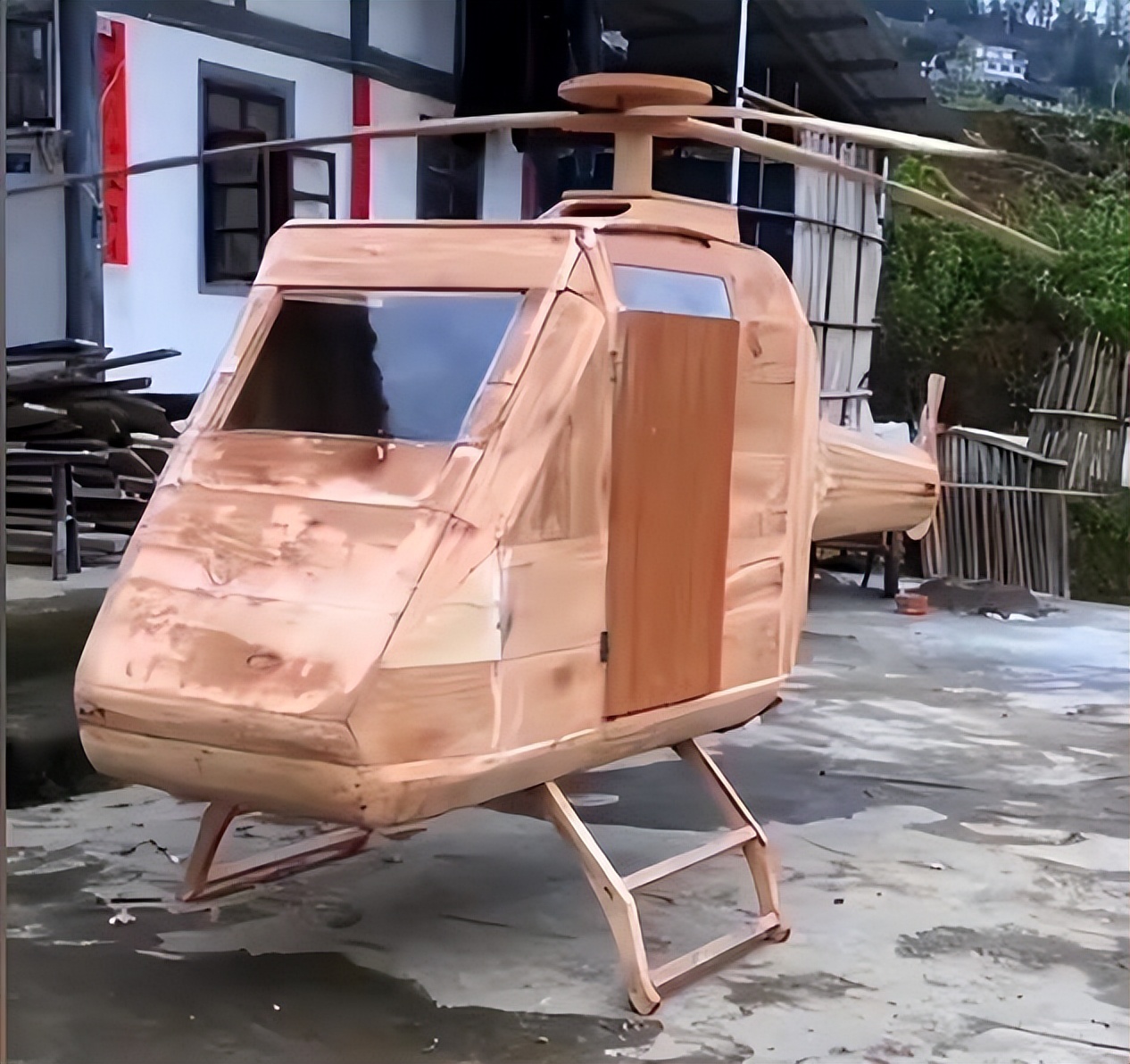 贵州小伙纯手工打造“神州十号”，获央视点赞，网友：这手艺绝了