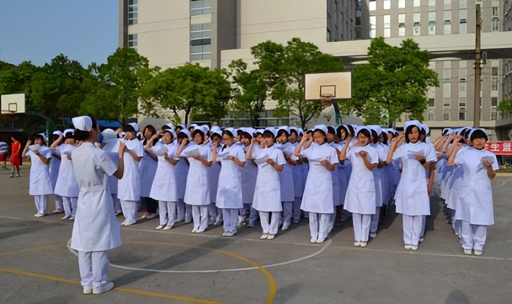 上卫校有前途吗,卫校有前景的专业