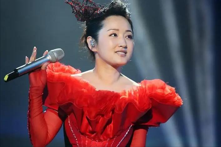 52岁的杨钰莹婚姻情况,52岁杨钰莹为何至今未婚