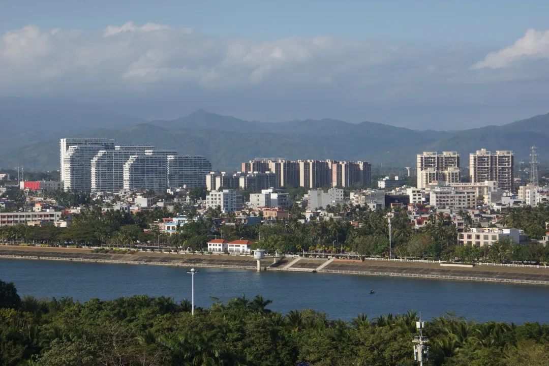 一个县城房价为什么这么高,房价最低的中国海边小县城