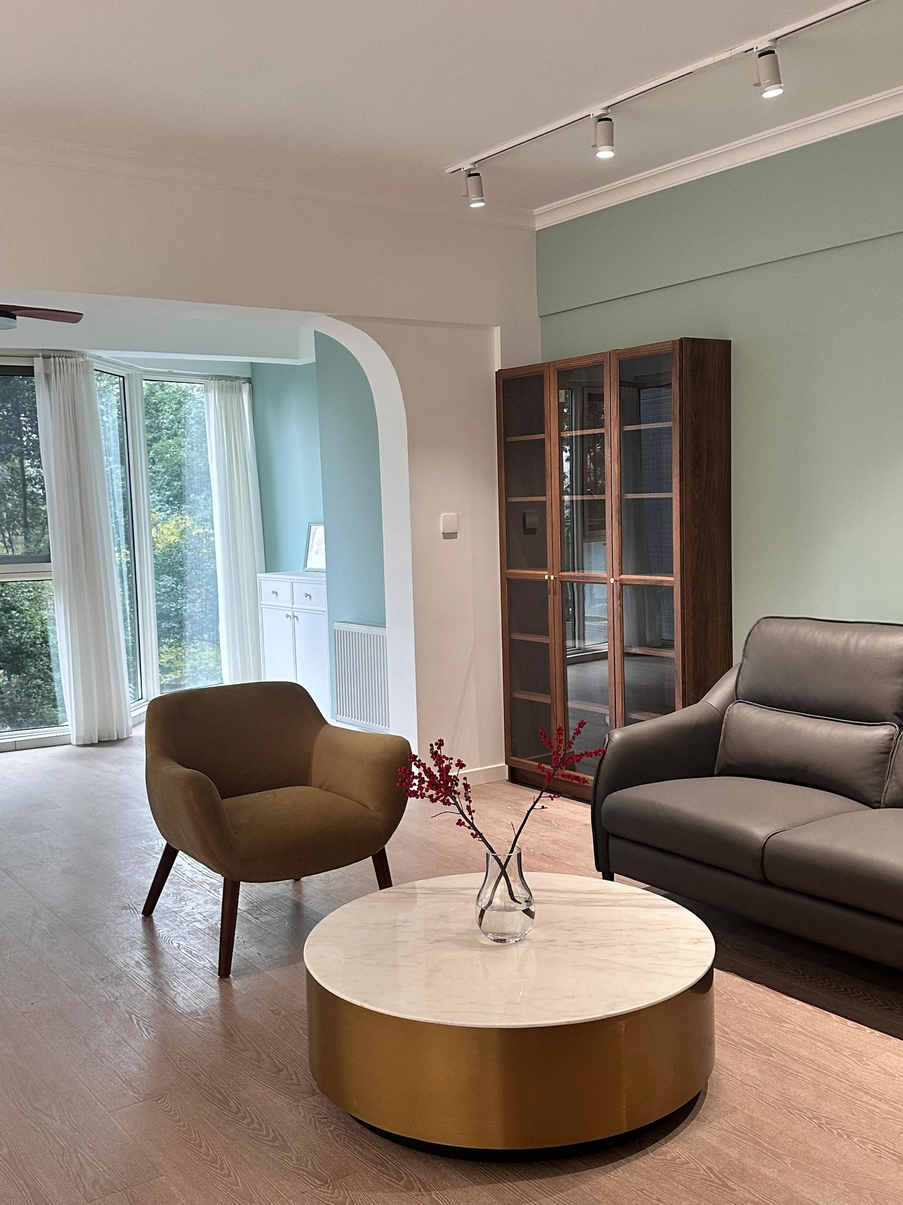 客厅阅读角书架,左转角书桌书架一体