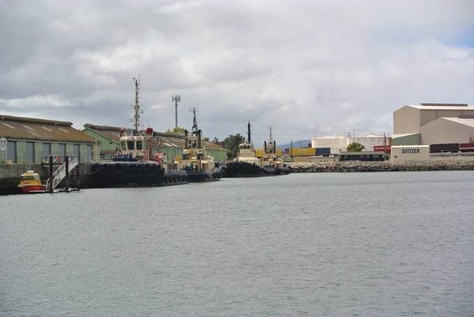 花三千万买澳洲航母,航母拆解全过程