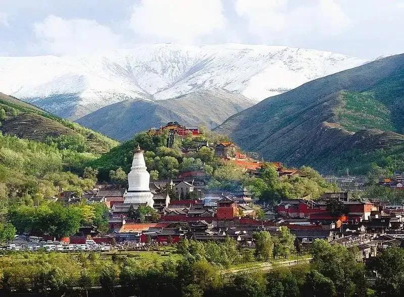 五台山文殊菩萨的道场有宝塔吗,过年五台山文殊菩萨道场开放吗