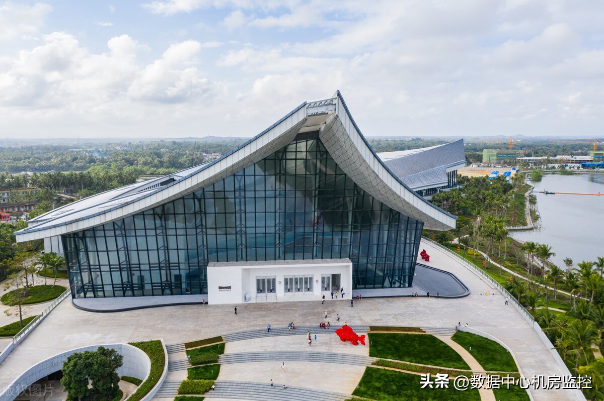 苏克士UPS电源-精密设备的保护者