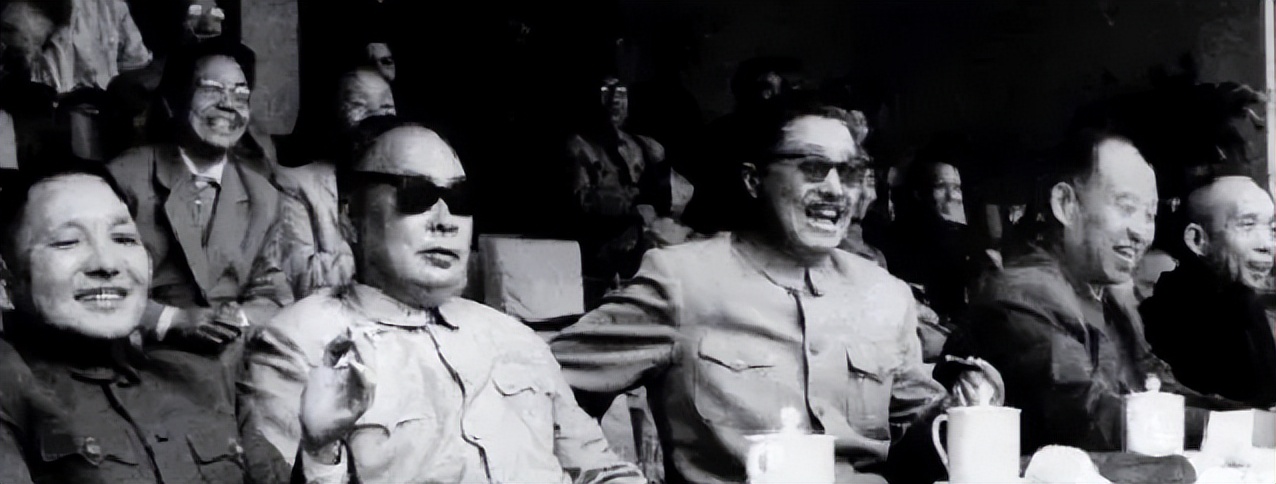 1964年贺龙奉命整治国足，三招下去战力狂增，打遍亚洲雄踞第二