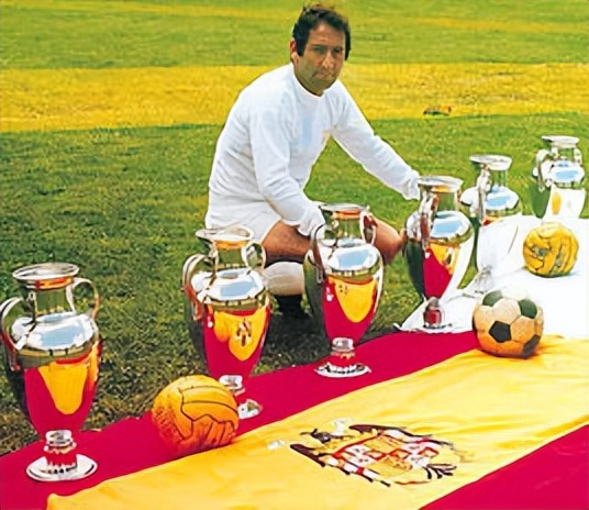 西班牙十大球星排名,西班牙十大足球巨星现役