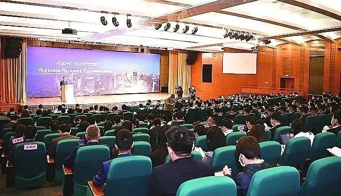 发展新格局高质量发展,发展新行业推动转型升级