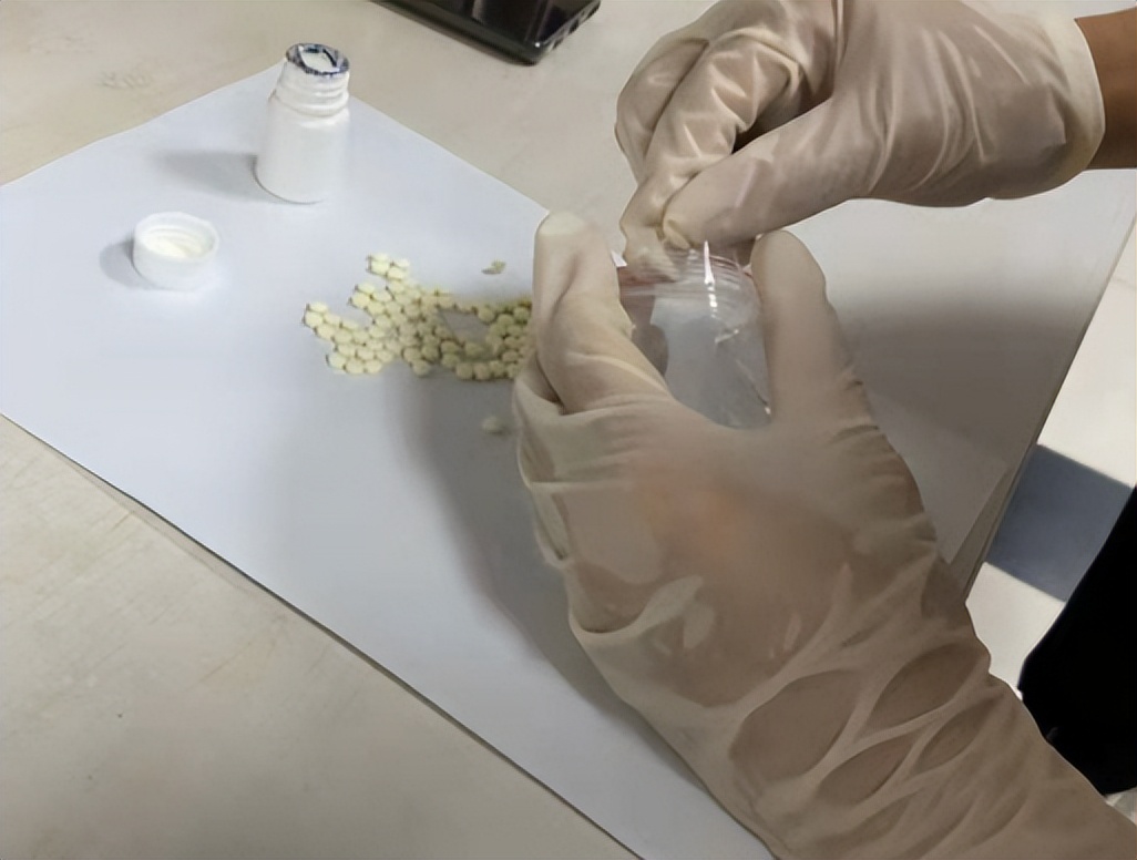 祸害女性的“液体快乐丸”多可怕?“听话水”为何会让人乖乖听话