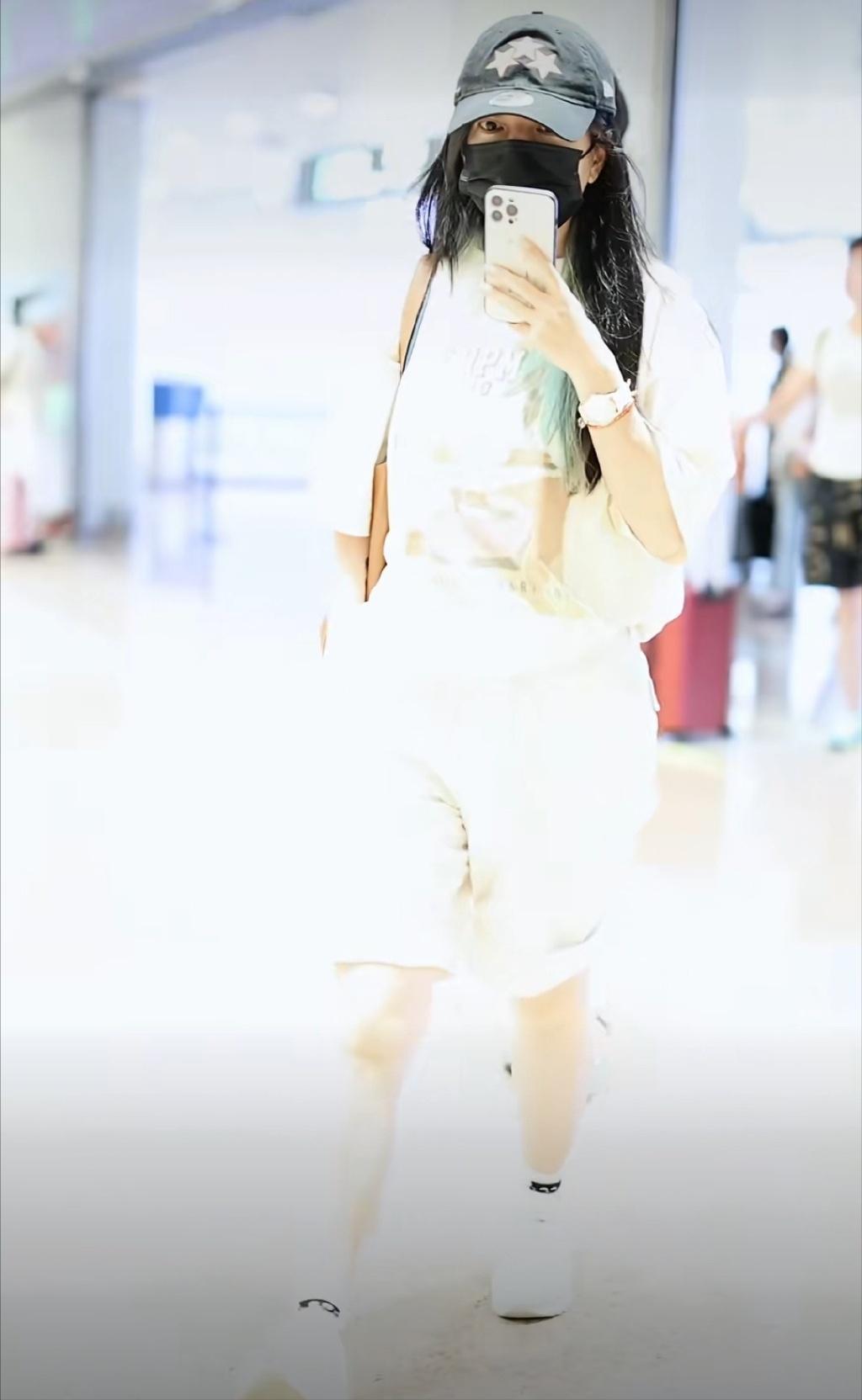 赵薇为啥显老,赵薇黑眼圈松弛