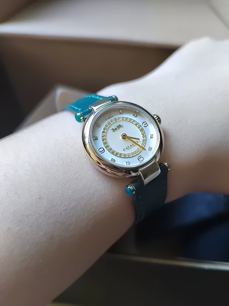 美国蔻驰手表绿表盘,蔻驰石英手表怎么样值得买吗女士