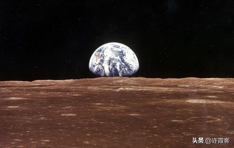 九死一生的阿波罗登月计划，实验中死亡三人，阿姆斯特朗差点牺牲