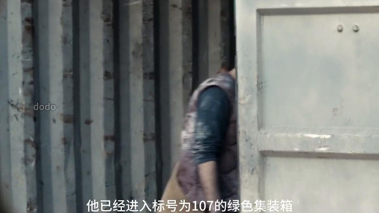 这个女人竟然自己缝合受伤的大腿#电影解说