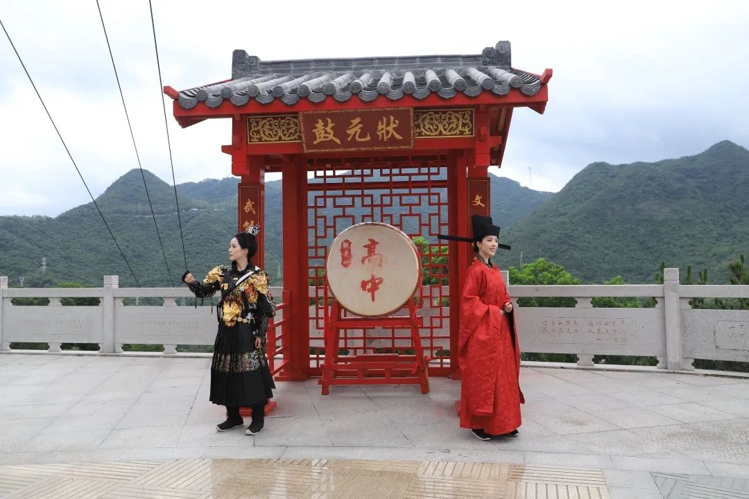 状元及第！文、武状元@小心头-小意头巡游东莞观音山，现场送喜