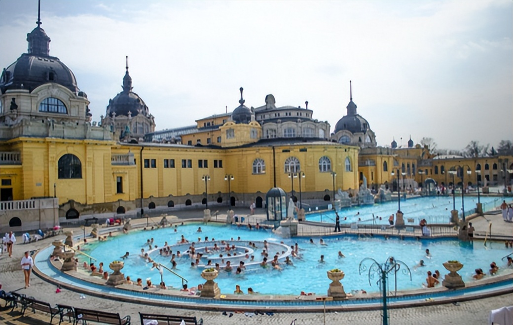 俄罗斯蒸桑拿泡温泉,泡冰浴俄罗斯