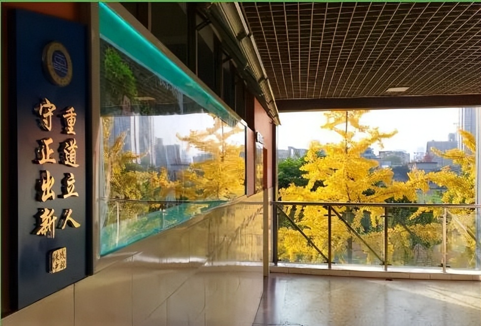 成都铁中和七中哪个好,成都铁中一校三区