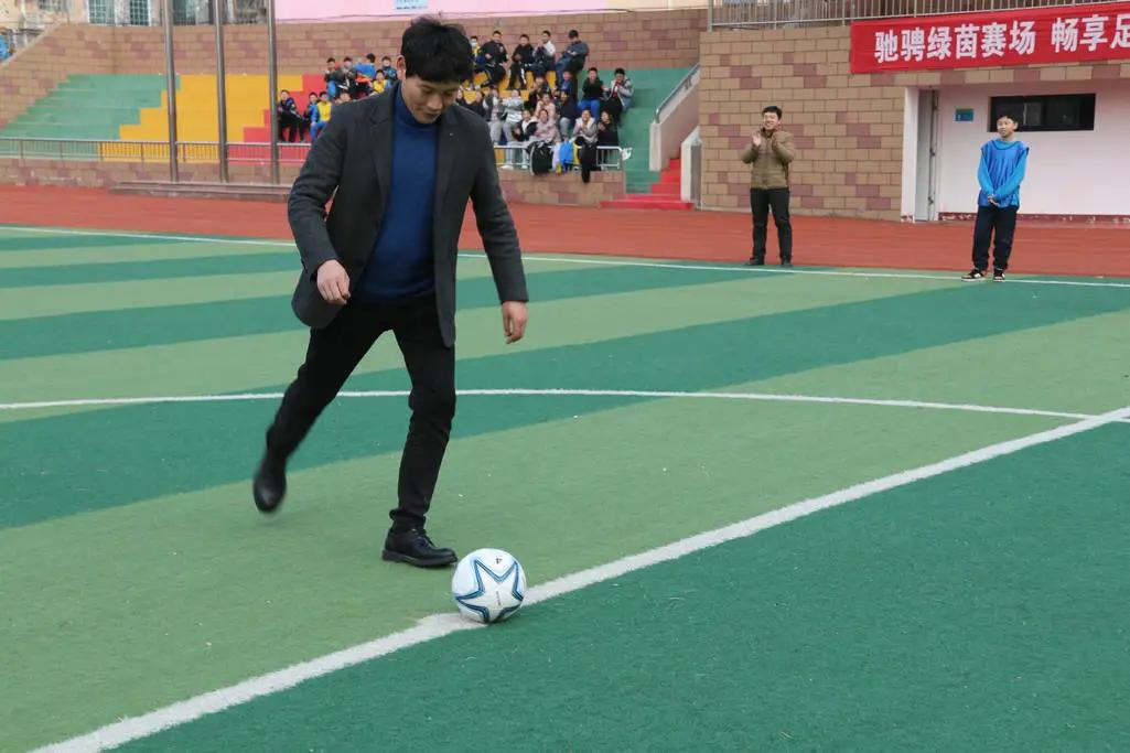 小学校园足球联赛开幕式校长致辞,滕州市文化路校区校长杯足球比赛
