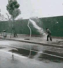 屏幕上出现五条白线什么意思,当屏幕出现五条虚线的时候