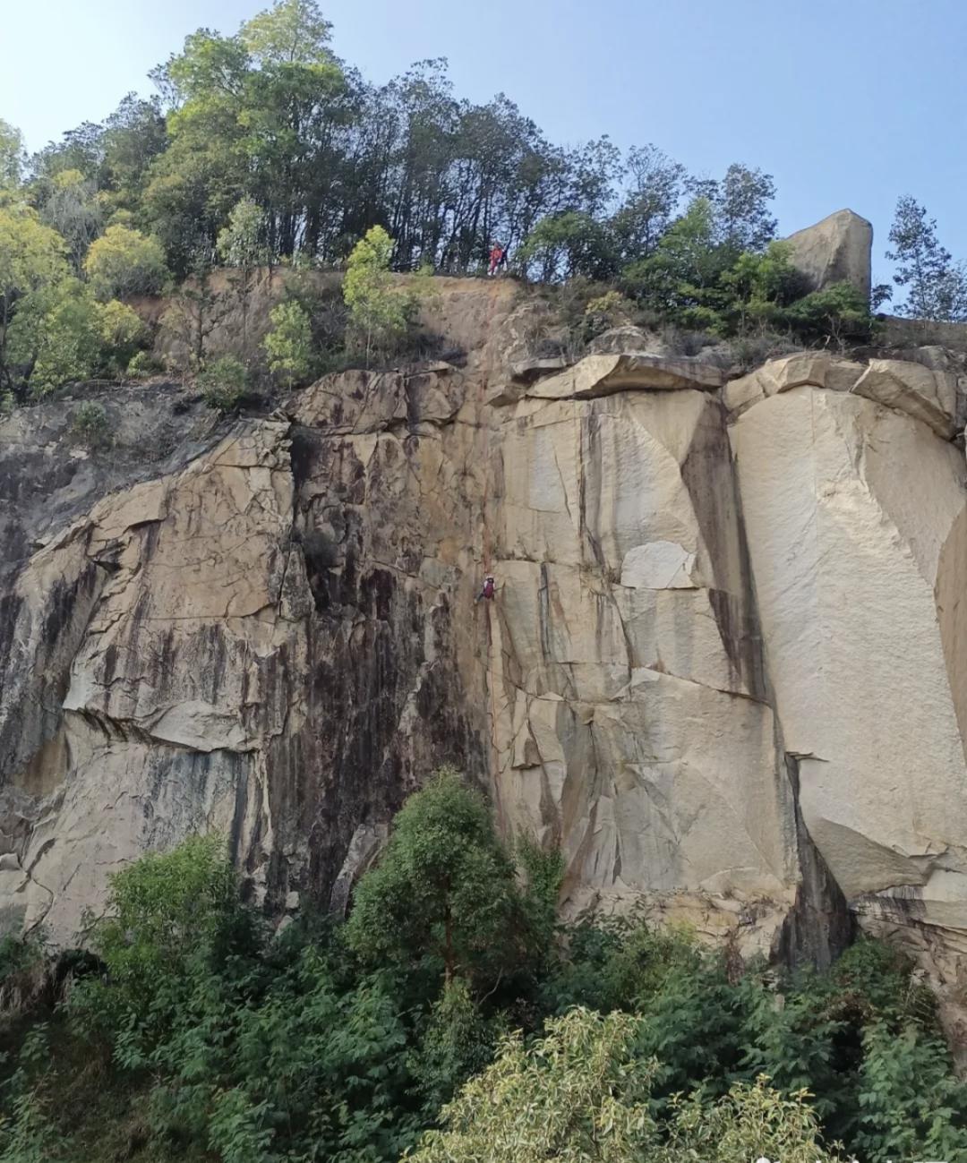 梧桐山外深圳还有哪些山值得一游,东莞银瓶山和深圳梧桐山哪个难爬