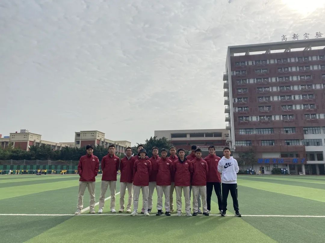 大连高新实验学校足球队,西安高新第八初级中学足球队夺冠