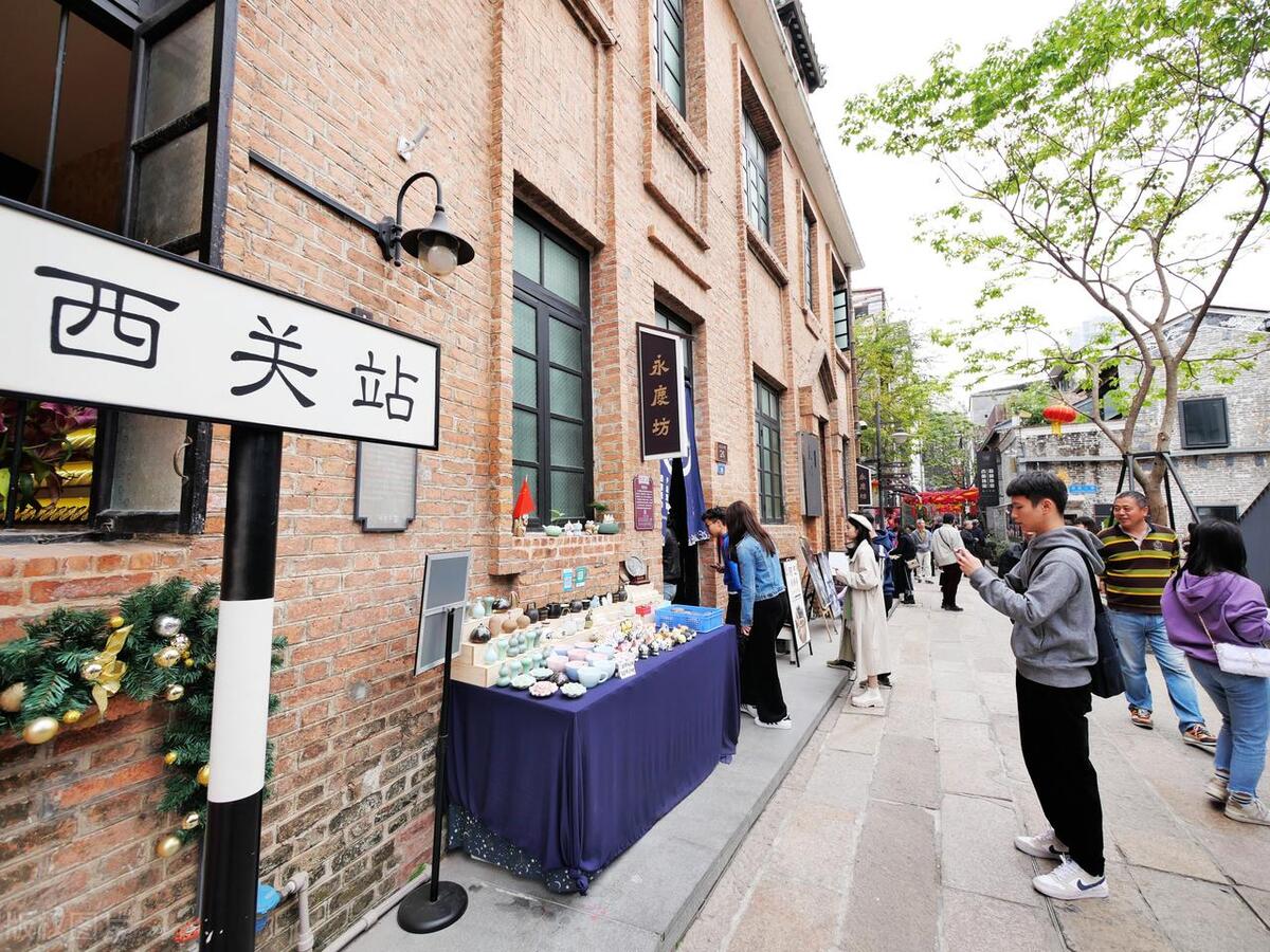 中国地摊经济促进就业,地摊经济带来的市场活力