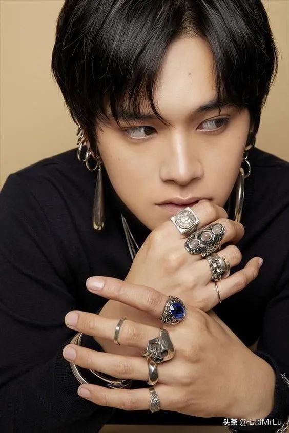 男人戒指：权力有多大，我就有多美