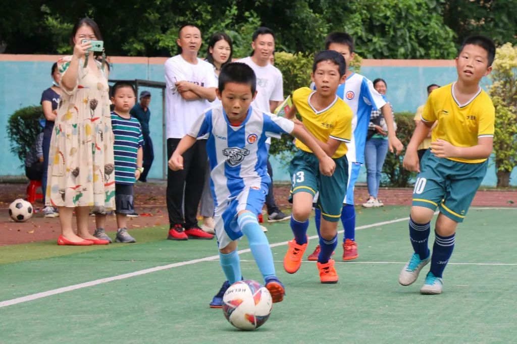 中山市校园足球联赛初中组,中山区第11小学总校直播足球比赛