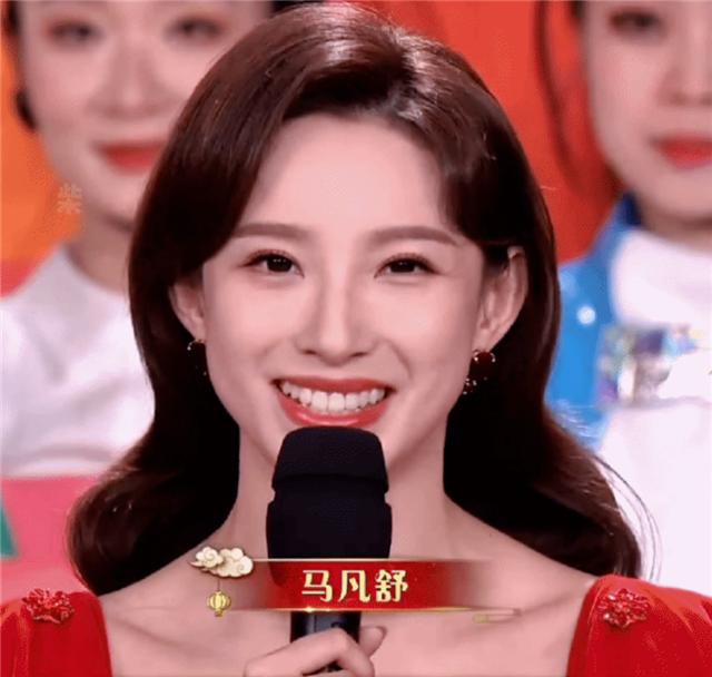 央视一姐马凡舒首曝择偶标准,春晚主持人马凡舒旗袍