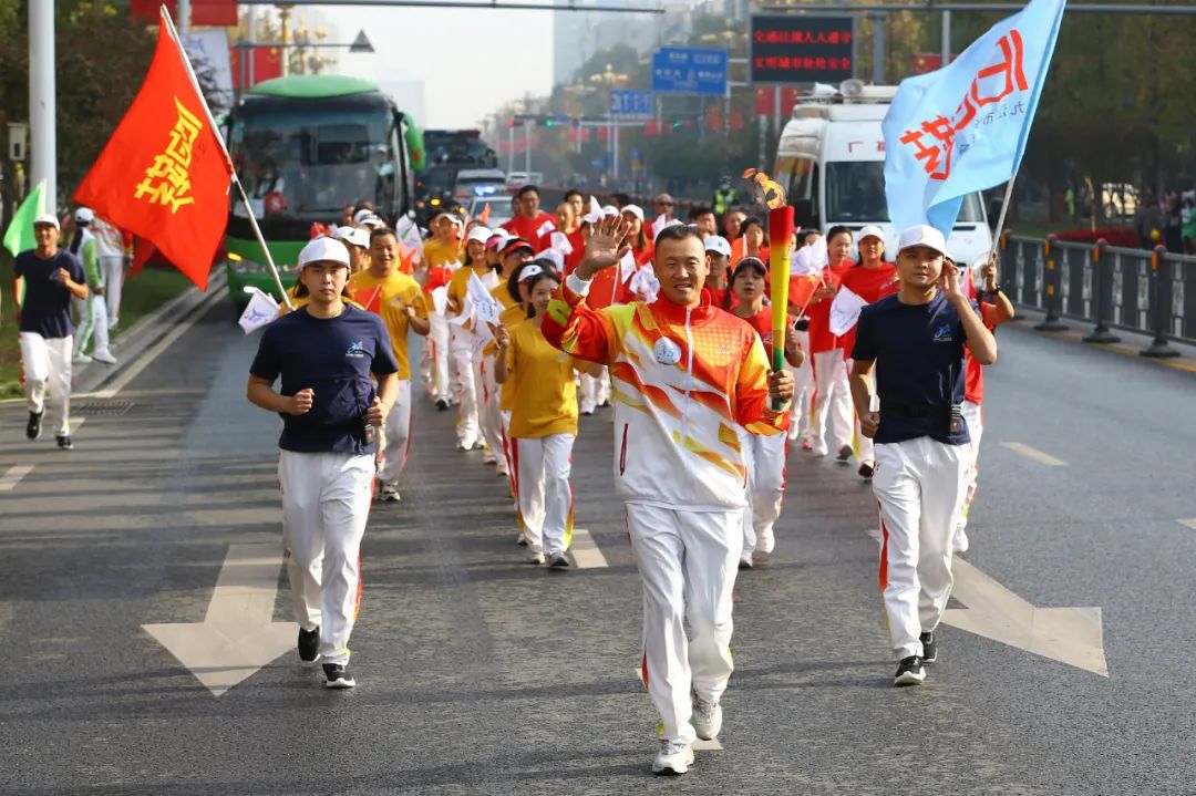 省运会火炬传递府谷站直播,省运会火炬传递