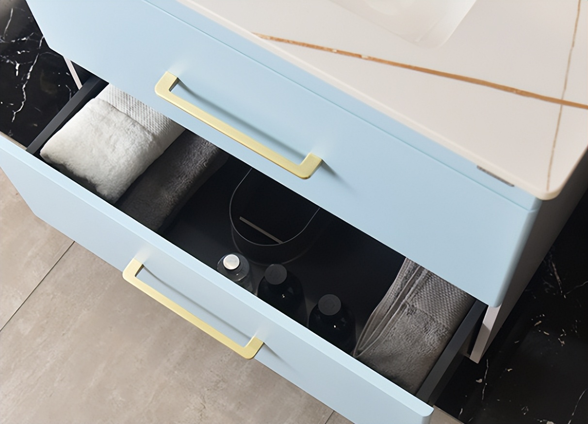 浴室柜差不多价格差那么多,便宜和贵的浴室柜有什么区别