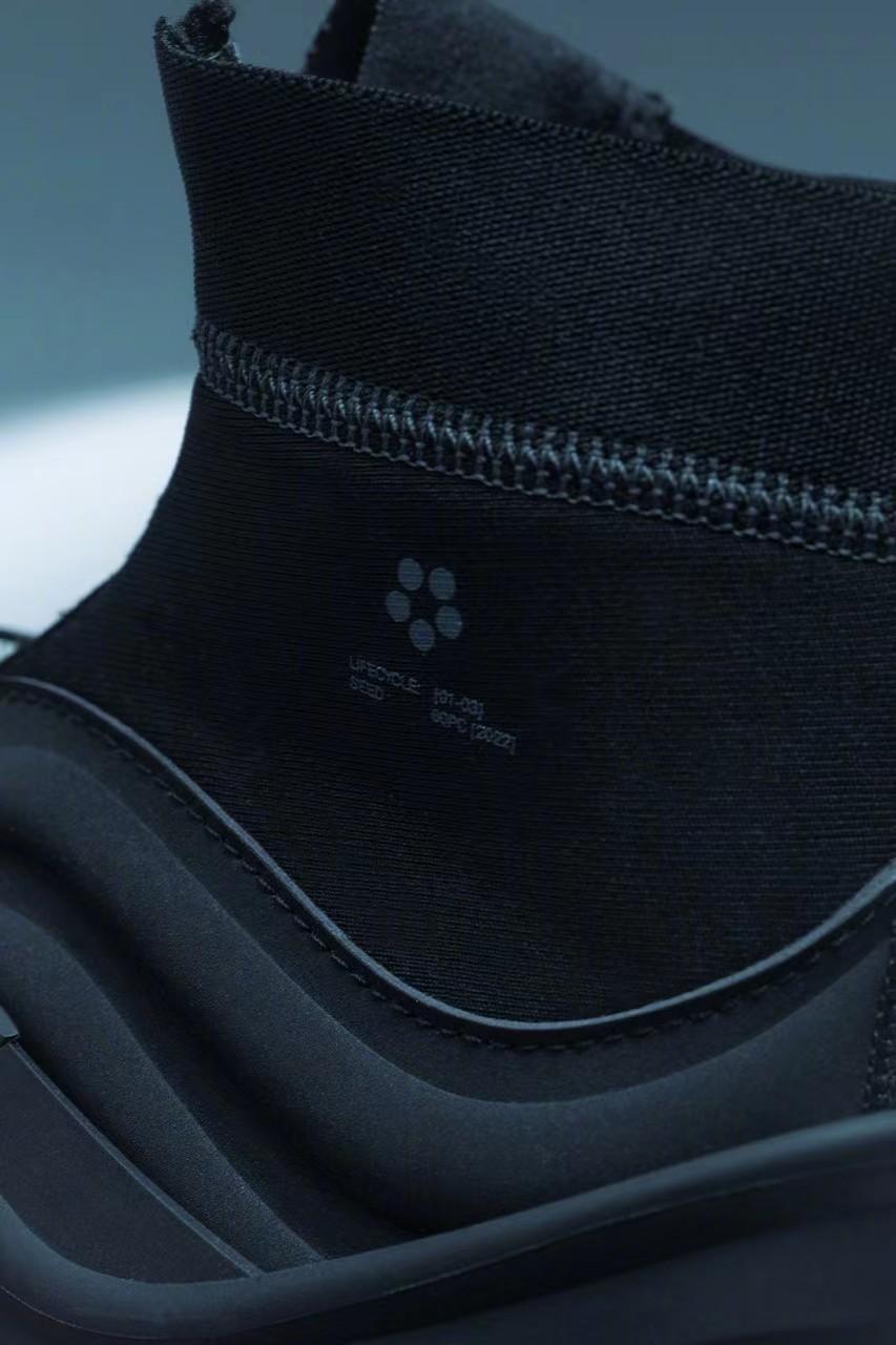 阿迪黑白水母鞋,阿迪达斯夜光水母