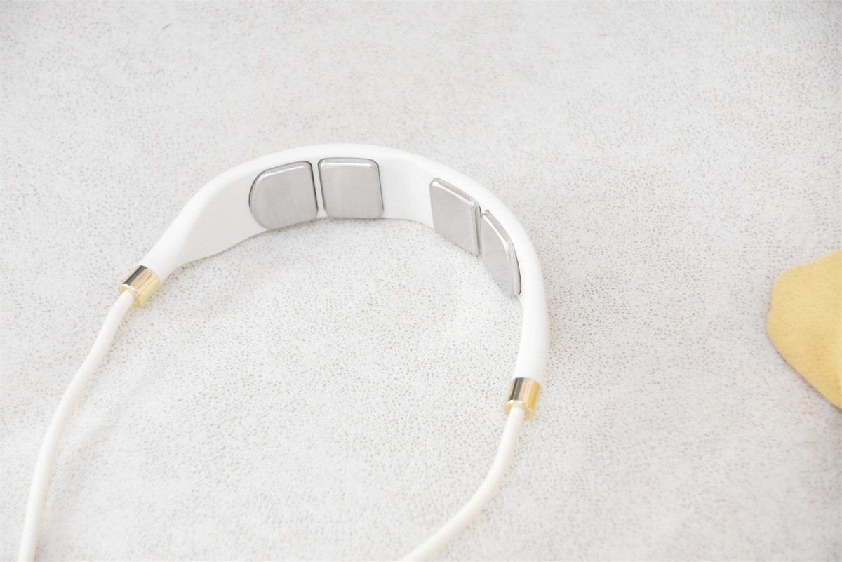 蓝宝颈部按摩仪吊坠,德国蓝宝肩颈按摩仪披肩