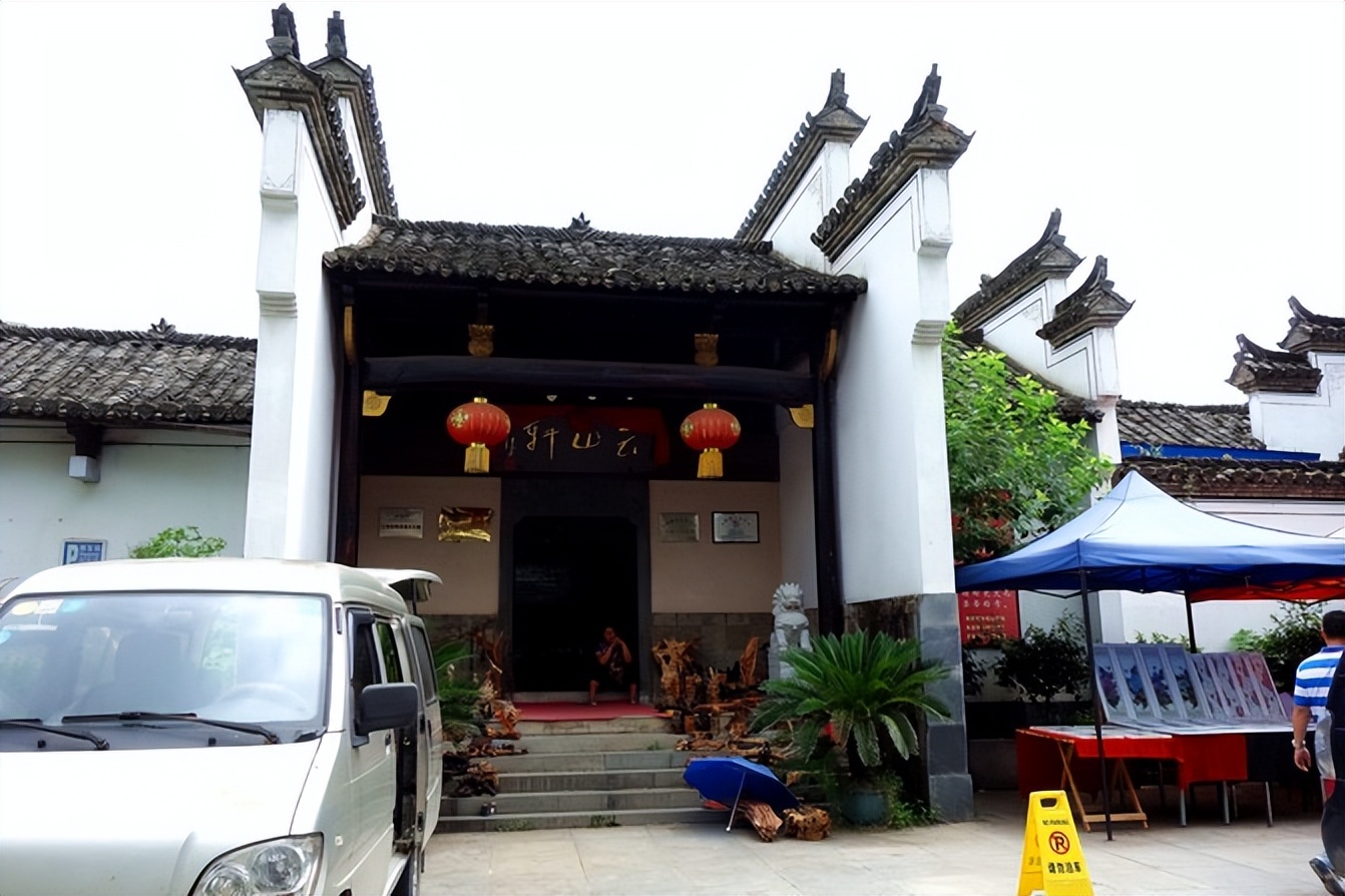 景德镇陶瓷之都在哪里,逛景德镇陶瓷城