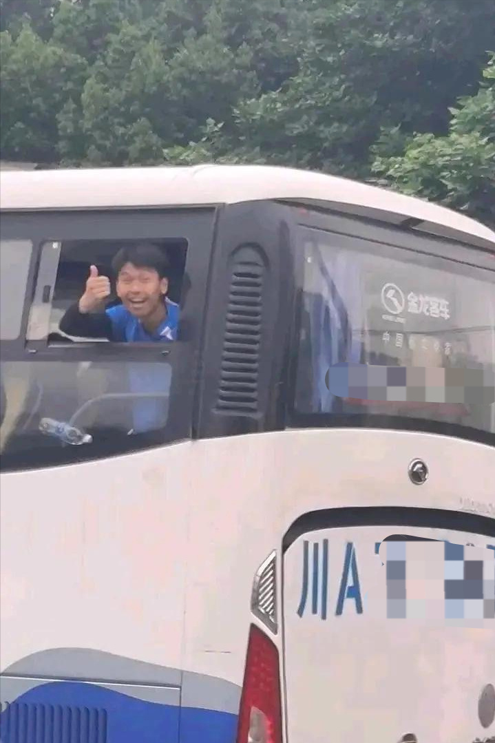 湖北大学冲突事件后续打人者,校霸挑衅体育生被群殴