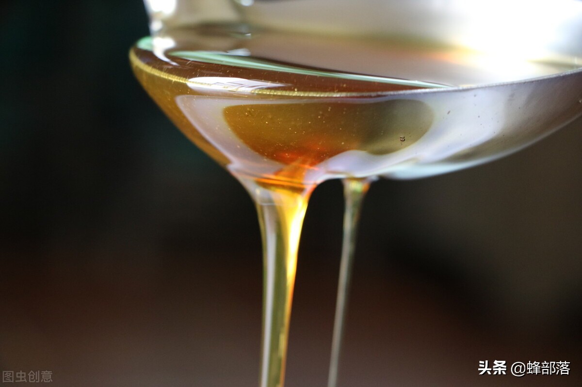 常见蜂蜜的挑选及区别,蜂蜜都有哪些种类是如何划分的呢