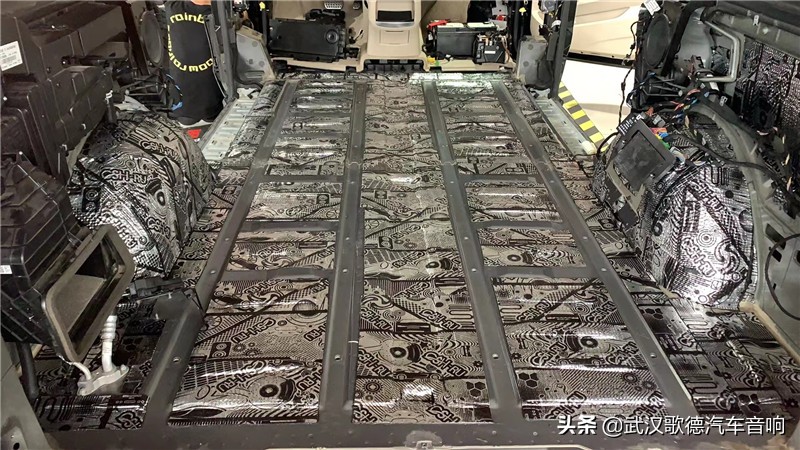 威霆隔音降噪改装,奔驰威霆汽车隔音降噪