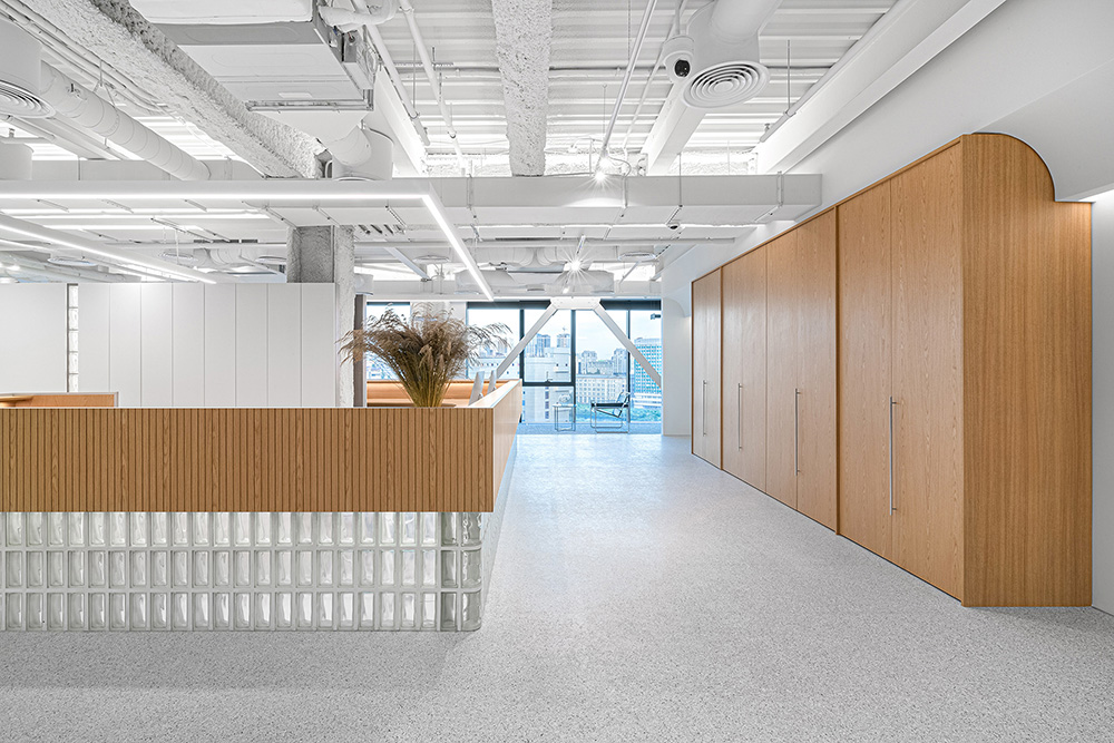 自由畅想云科技公司SQUAD基辅总部大楼设计欣赏