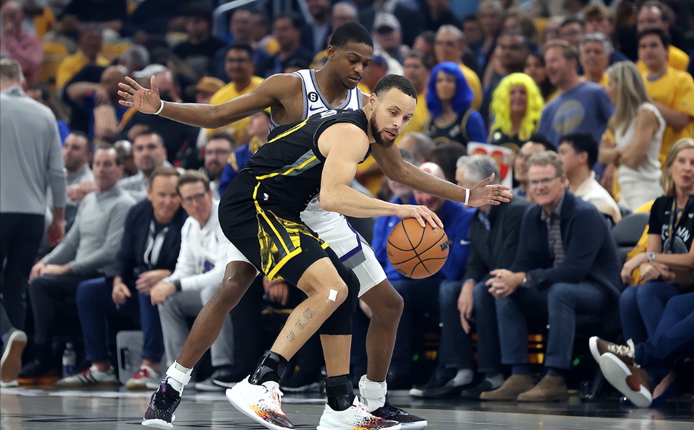 库里打疯了一战创4大纪录,打疯的库里