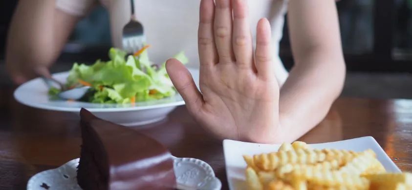 吃二甲双胍半年瘦了二十斤正常吗,吃二甲双胍瘦了十几斤正常吗