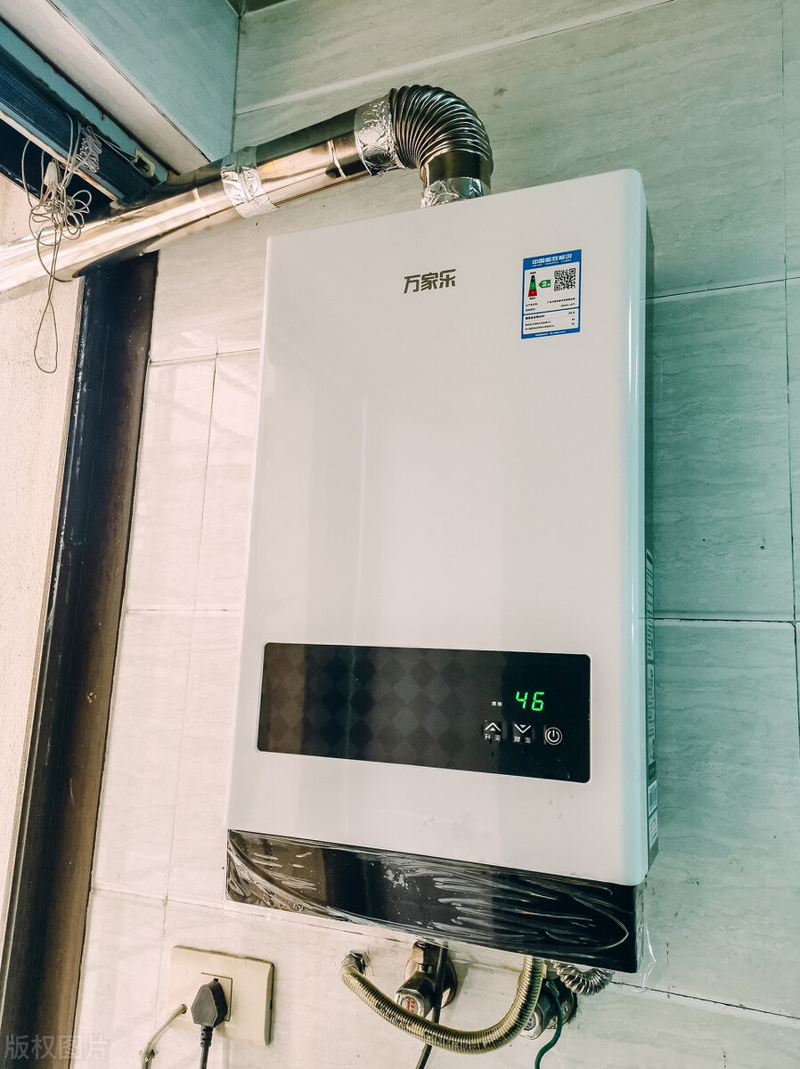 电热水器跟燃气热水器哪个便宜,电热水器和燃气热水器哪个便宜