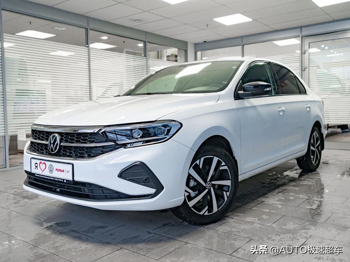 大众新款polo三厢版实车街拍,大众新款polo进店实拍