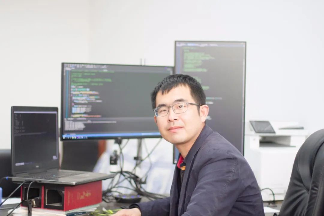 出国留学的穷学生励志,穷小子出国留学变成亿万富翁